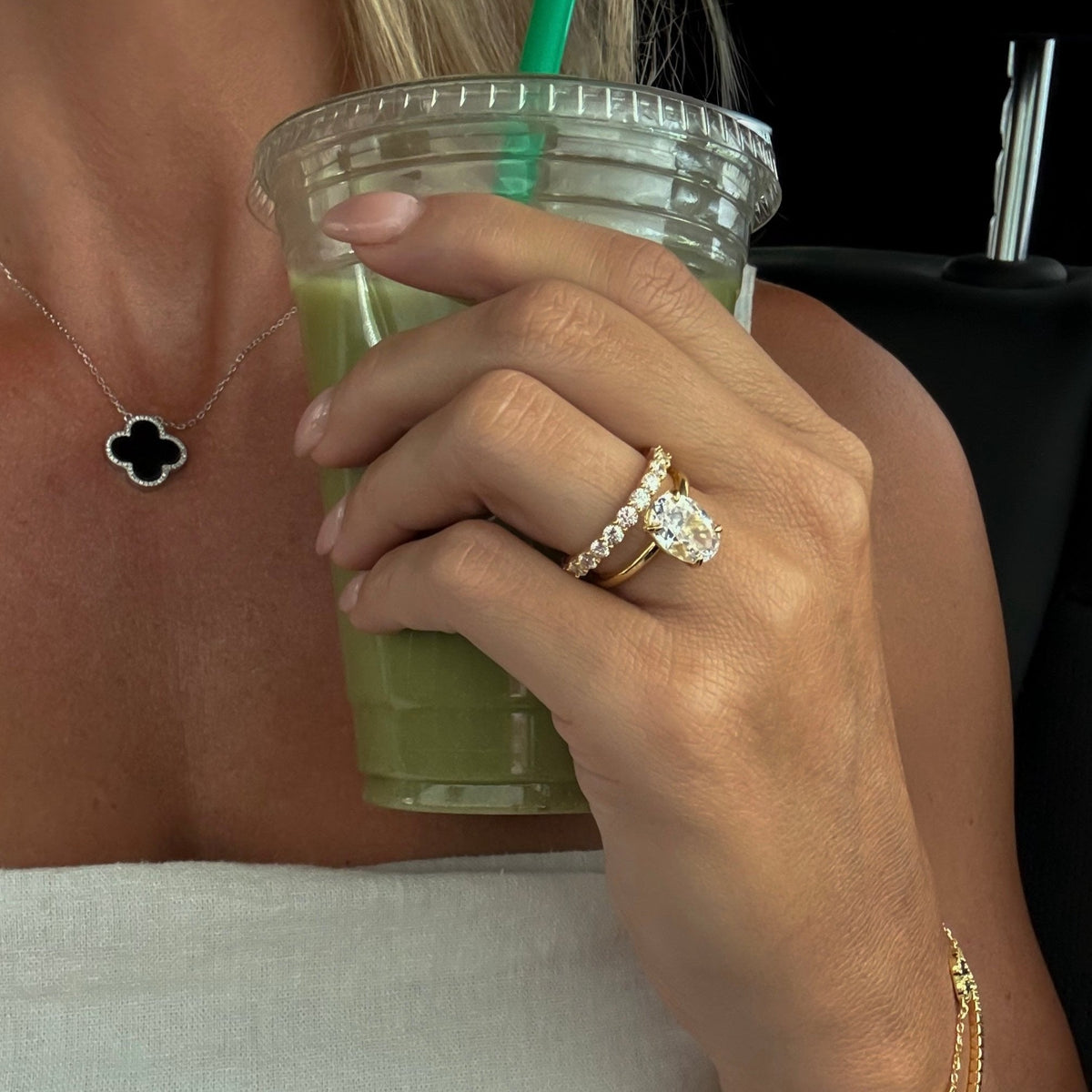 CRUSHED ICE OVAL CUT RING