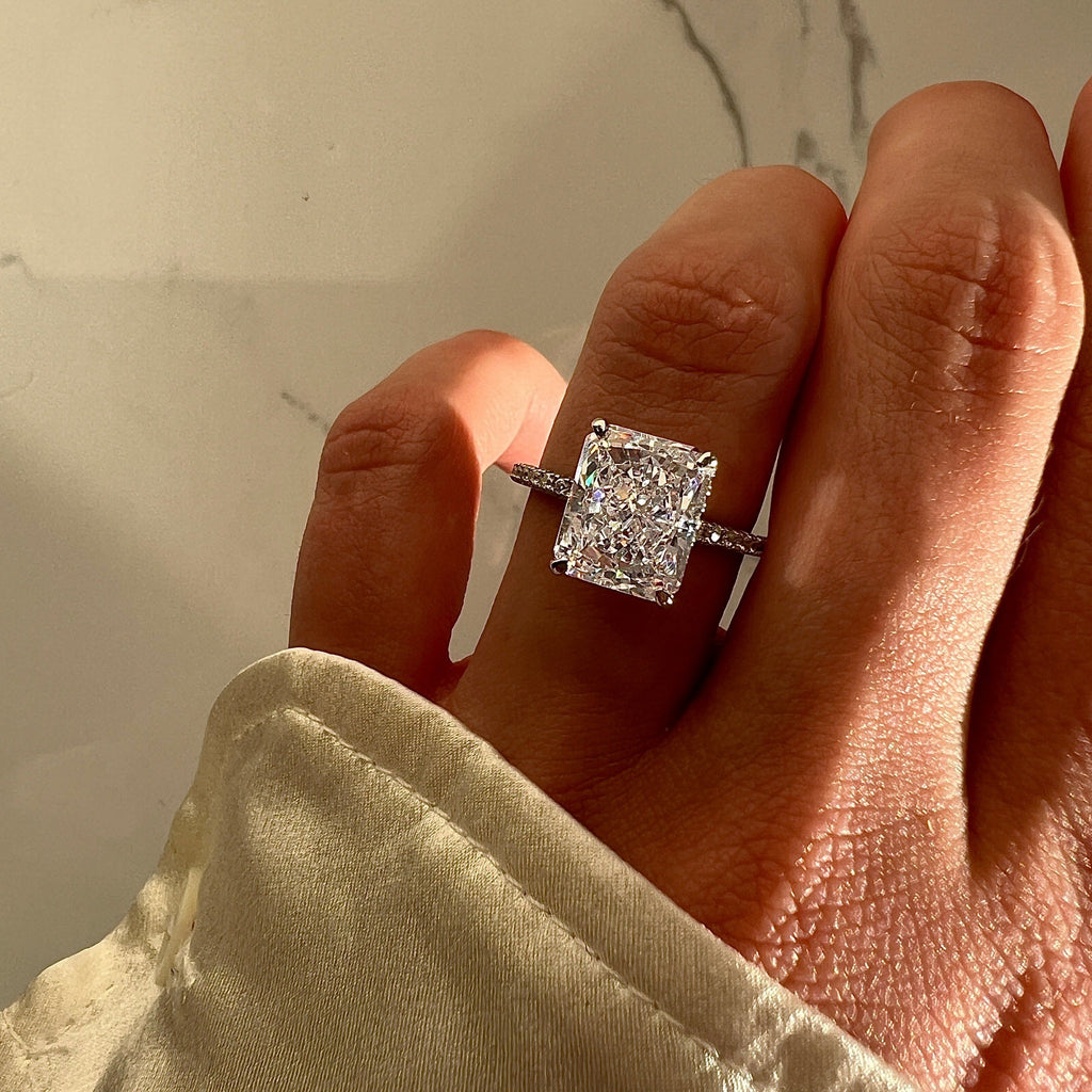 CRUSHED ICE RADIANT CUT RING